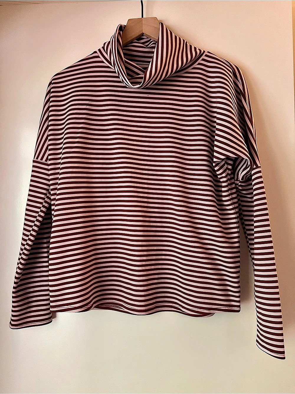Oiselle Striped Cowl Neck shirt Small